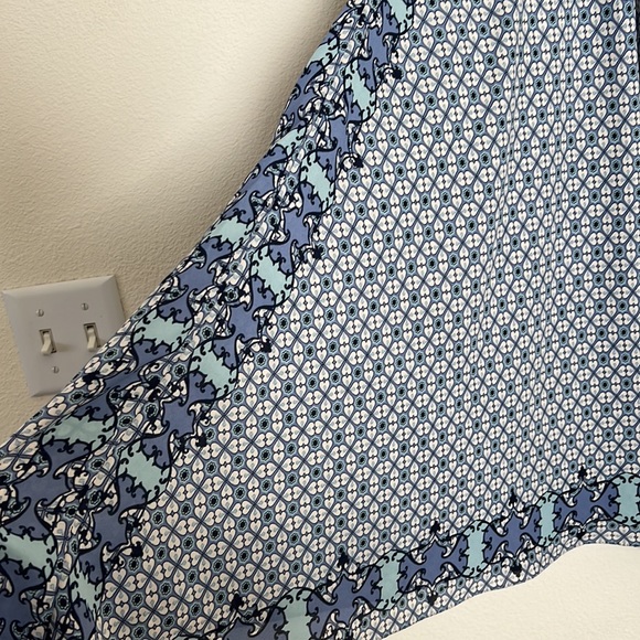 Beautiful Top by Max Studio - Picture 2 of 3